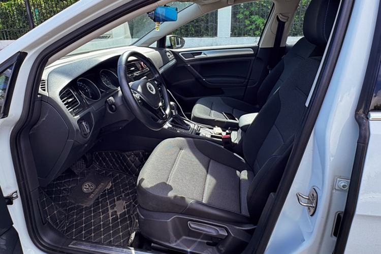 Used Volkswagen Golf Pure Electric 2020 Chari Left Front Seat