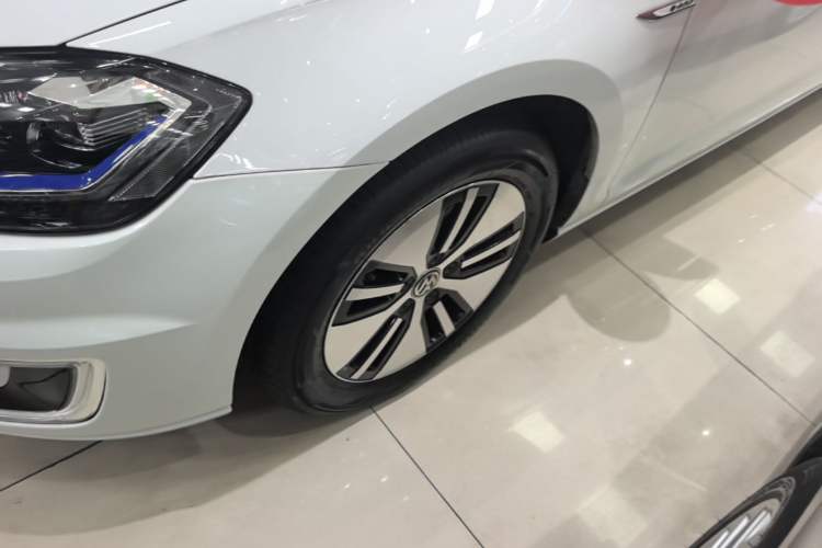 Used Volkswagen Golf Pure Electric 2020 Chari Left Front Wheel Hub