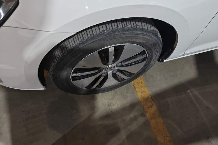 Used Volkswagen Golf Pure Electric 2020 Chari Left Front Wheel Hub