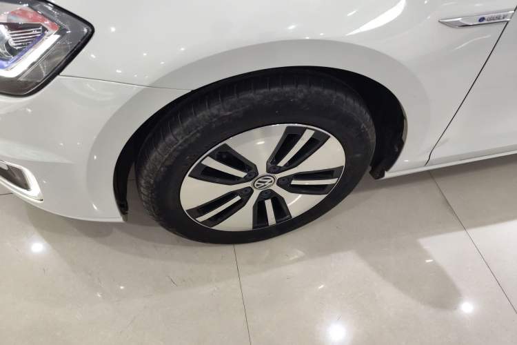 Used Volkswagen Golf Pure Electric 2020 Chari Left Front Wheel Hub