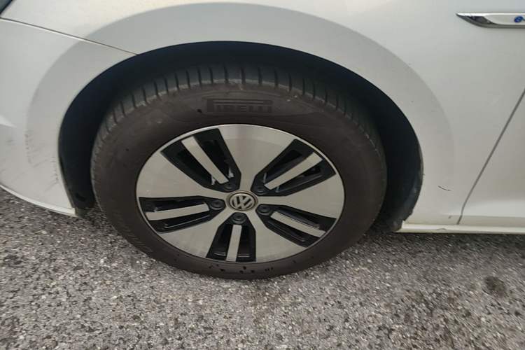 Used Volkswagen Golf Pure Electric 2020 Chari Left Front Wheel Hub