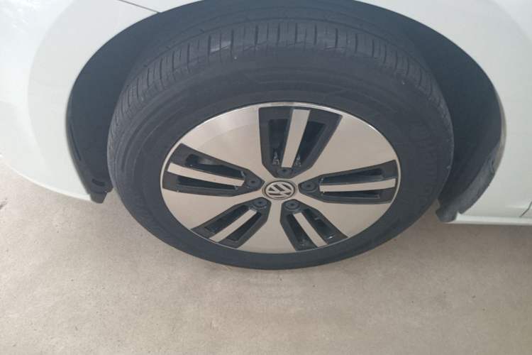Used Volkswagen Golf Pure Electric 2020 Chari Left Front Wheel Hub