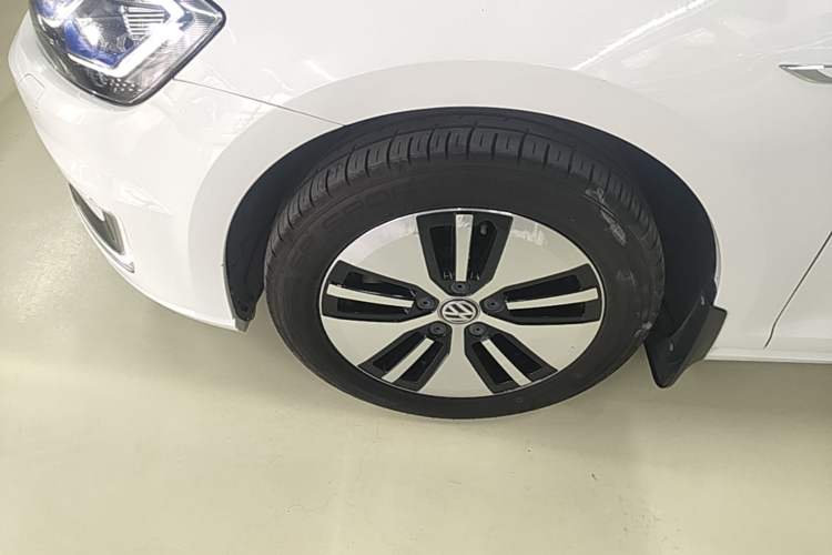 Used Volkswagen Golf Pure Electric 2020 Chari Left Front Wheel Hub