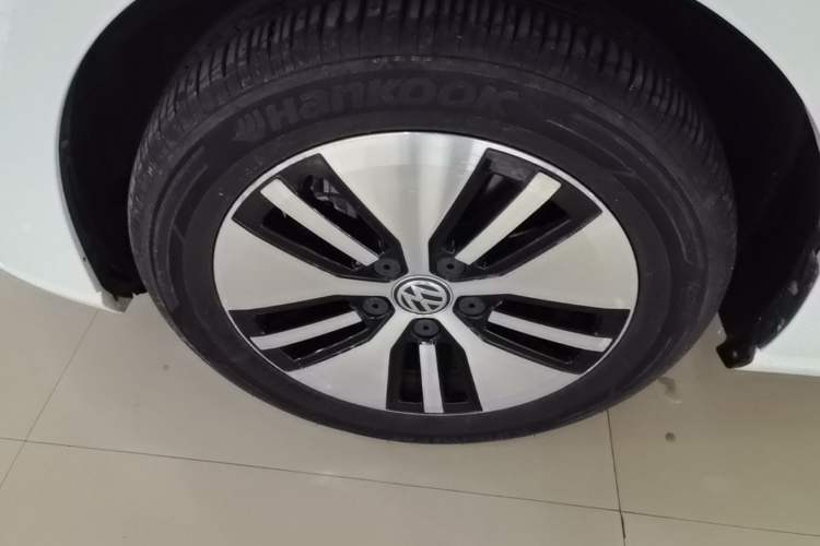 Used Volkswagen Golf Pure Electric 2020 Chari Left Front Wheel Hub