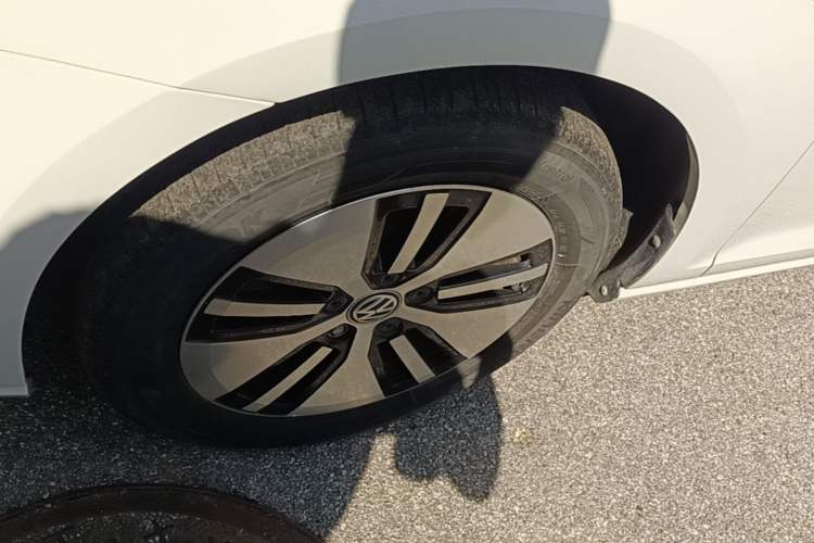 Used Volkswagen Golf Pure Electric 2020 Chari Left Front Wheel Hub