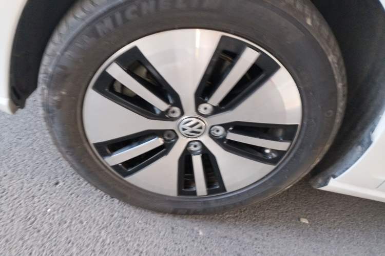 Used Volkswagen Golf Pure Electric 2020 Chari Left Front Wheel Hub