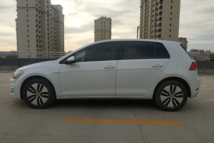 Used Volkswagen Golf Pure Electric 2020 Chari Left Side