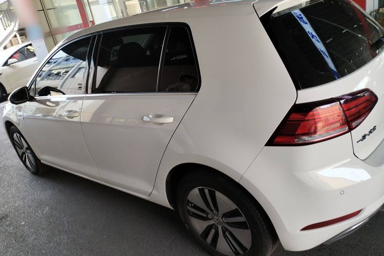 Used Volkswagen Golf Pure Electric 2020 Chari Left Side