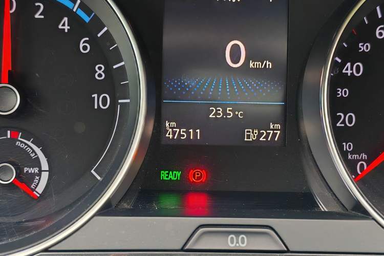 Used Volkswagen Golf Pure Electric 2020 Chari Odometer Close Up
