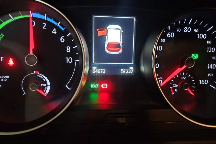 Used Volkswagen Golf Pure Electric 2020 Chari Odometer Close Up