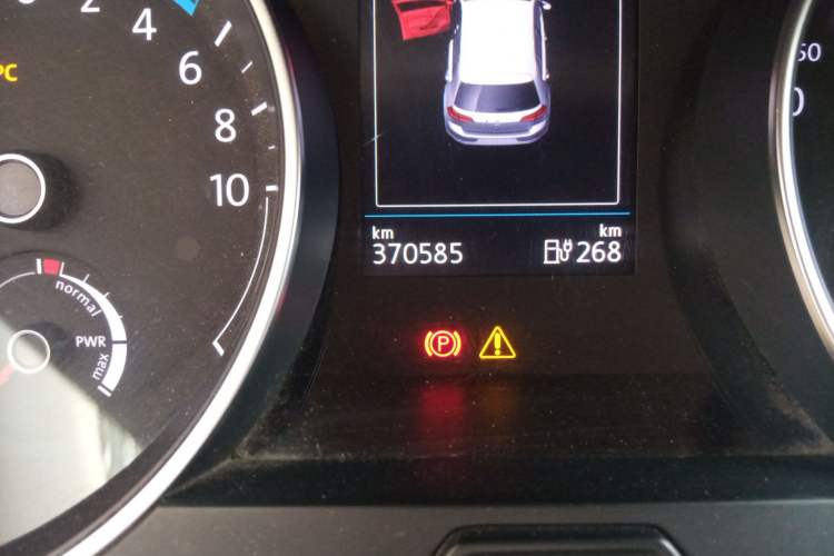 Used Volkswagen Golf Pure Electric 2020 Chari Odometer Close Up