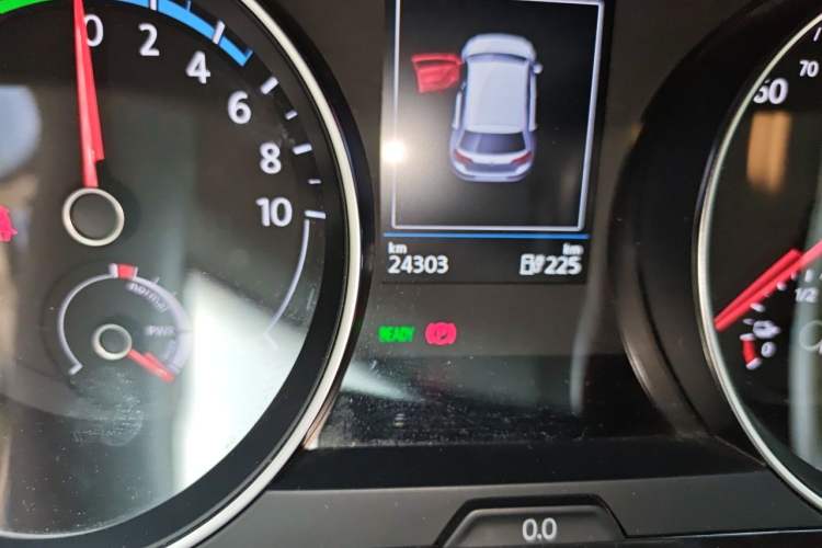 Used Volkswagen Golf Pure Electric 2020 Chari Odometer Close Up