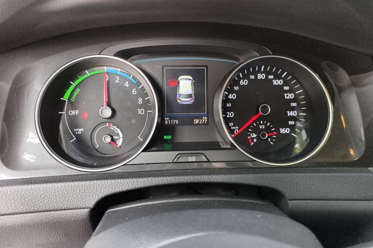 Used Volkswagen Golf Pure Electric 2020 Chari Odometer Close Up