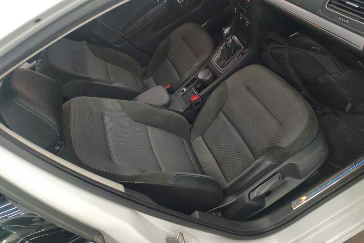 Used Volkswagen Golf Pure Electric 2020 Chari Right Front Seat