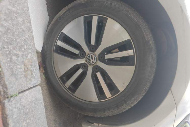Used Volkswagen Golf Pure Electric 2020 Chari Right Front Wheel Hub