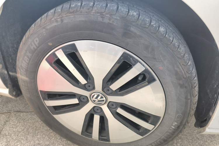 Used Volkswagen Golf Pure Electric 2020 Chari Right Front Wheel Hub