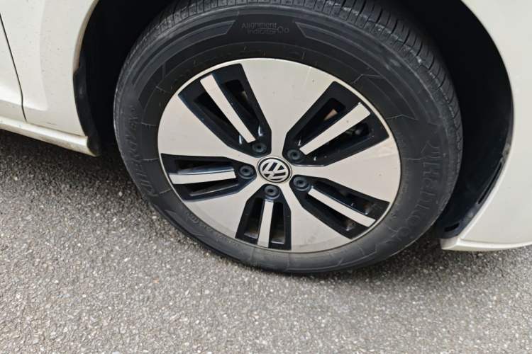 Used Volkswagen Golf Pure Electric 2020 Chari Right Front Wheel Hub