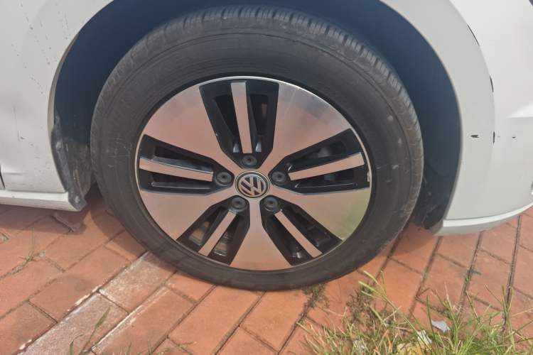 Used Volkswagen Golf Pure Electric 2020 Chari Right Front Wheel Hub