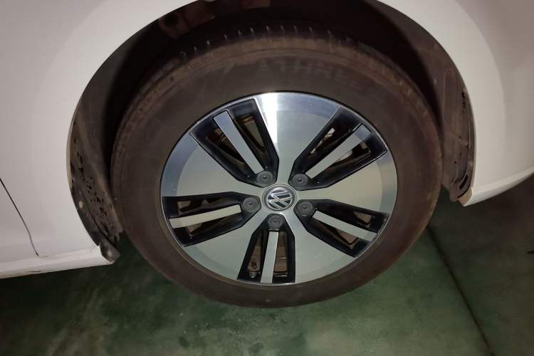 Used Volkswagen Golf Pure Electric 2020 Chari Right Front Wheel Hub