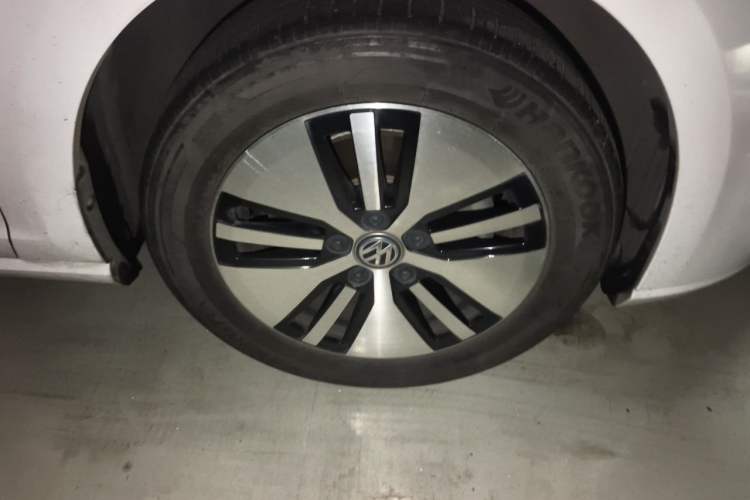 Used Volkswagen Golf Pure Electric 2020 Chari Right Front Wheel Hub