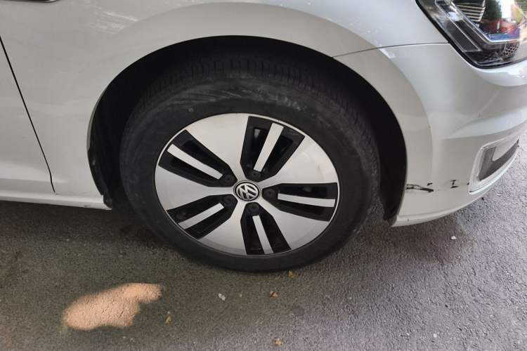 Used Volkswagen Golf Pure Electric 2020 Chari Right Front Wheel Hub