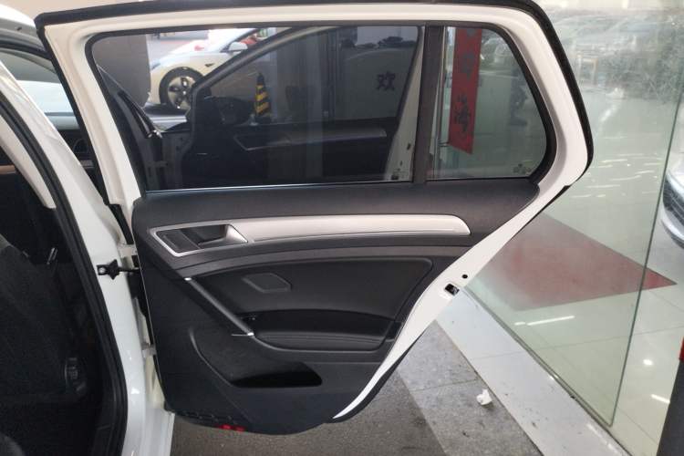 Used Volkswagen Golf Pure Electric 2020 Chari Right Rear Door Interior
