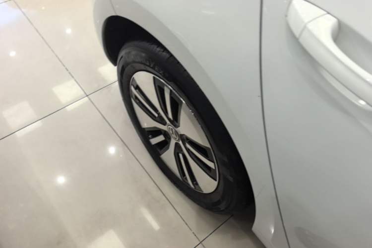 Used Volkswagen Golf Pure Electric 2020 Chari Right Rear Wheel Hub
