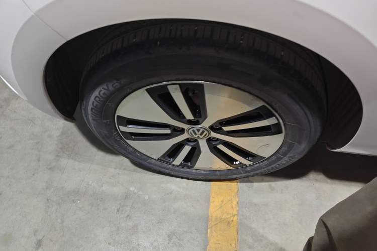 Used Volkswagen Golf Pure Electric 2020 Chari Right Rear Wheel Hub