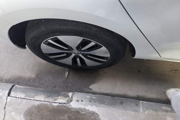 Used Volkswagen Golf Pure Electric 2020 Chari Right Rear Wheel Hub