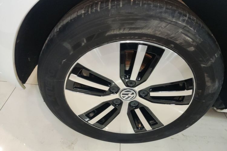 Used Volkswagen Golf Pure Electric 2020 Chari Right Rear Wheel Hub