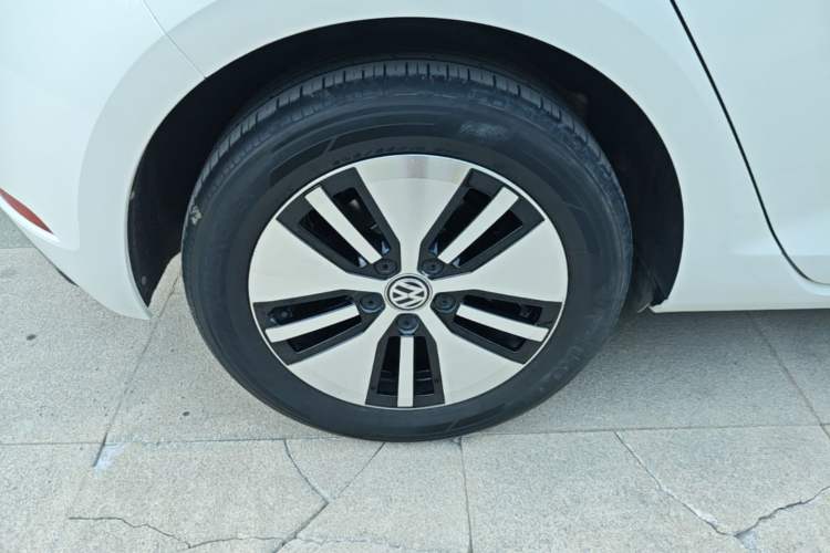 Used Volkswagen Golf Pure Electric 2020 Chari Right Rear Wheel Hub