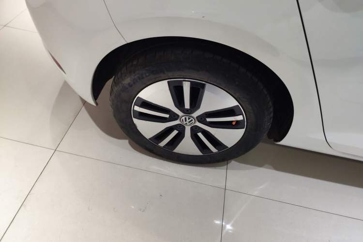 Used Volkswagen Golf Pure Electric 2020 Chari Right Rear Wheel Hub