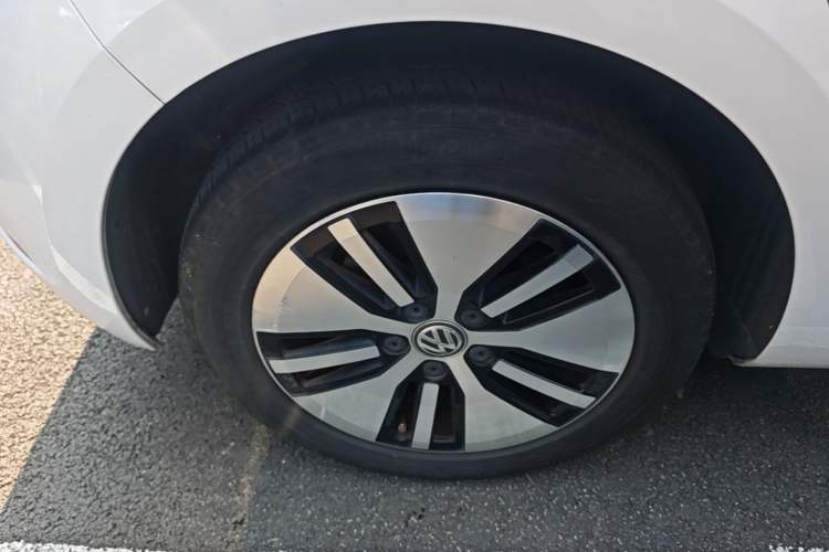 Used Volkswagen Golf Pure Electric 2020 Chari Right Rear Wheel Hub
