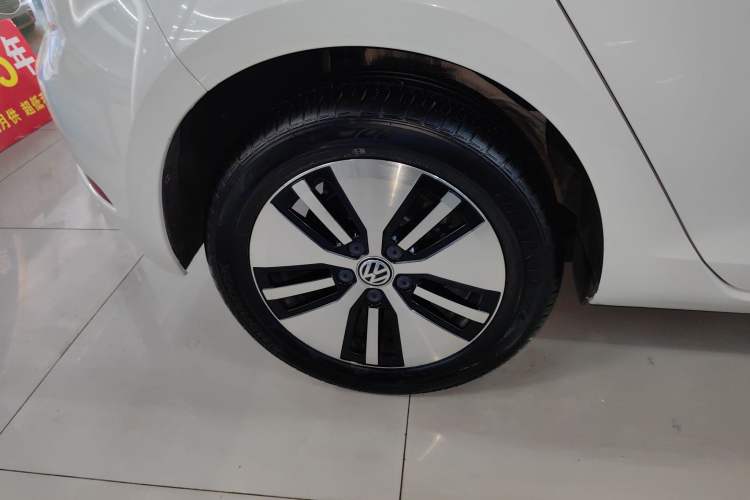 Used Volkswagen Golf Pure Electric 2020 Chari Right Rear Wheel Hub
