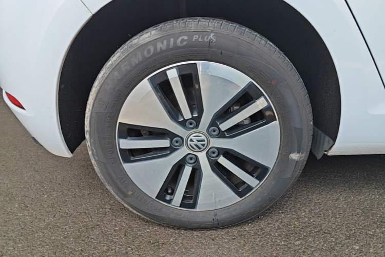 Used Volkswagen Golf Pure Electric 2020 Chari Right Rear Wheel Hub