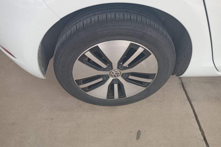 Used Volkswagen Golf Pure Electric 2020 Chari Right Rear Wheel Hub