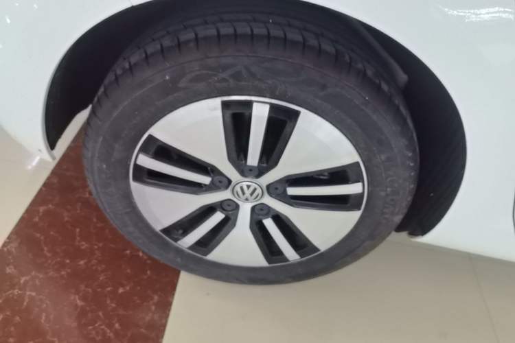 Used Volkswagen Golf Pure Electric 2020 Chari Right Rear Wheel Hub