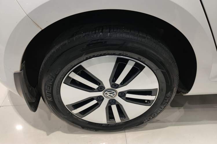 Used Volkswagen Golf Pure Electric 2020 Chari Right Rear Wheel Hub