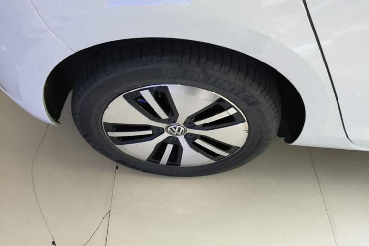 Used Volkswagen Golf Pure Electric 2020 Chari Right Rear Wheel Hub
