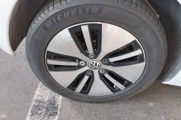 Used Volkswagen Golf Pure Electric 2020 Chari Right Rear Wheel Hub