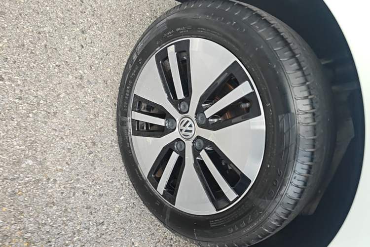Used Volkswagen Golf Pure Electric 2020 Chari Right Rear Wheel Hub