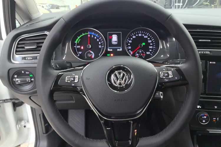 Used Volkswagen Golf Pure Electric 2020 Chari Steering Wheel