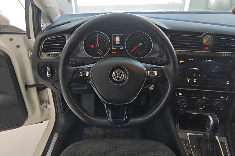 Used Volkswagen Golf Pure Electric 2020 Chari Steering Wheel