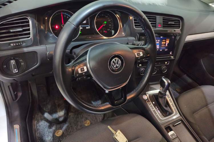 Used Volkswagen Golf Pure Electric 2020 Chari Steering Wheel