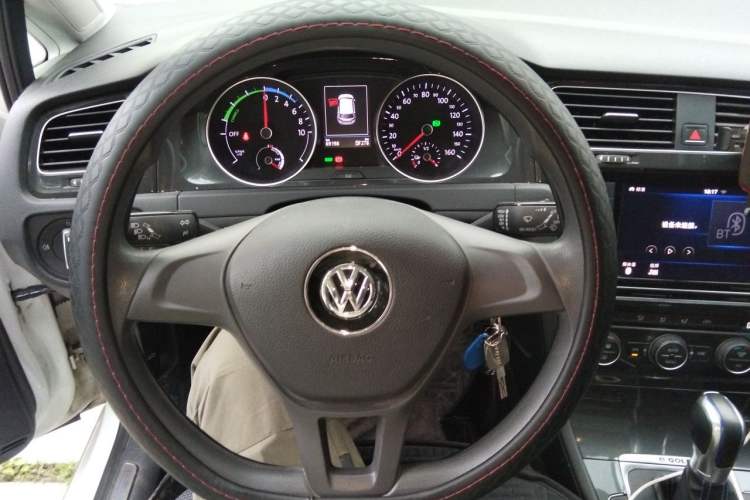 Used Volkswagen Golf Pure Electric 2020 Chari Steering Wheel