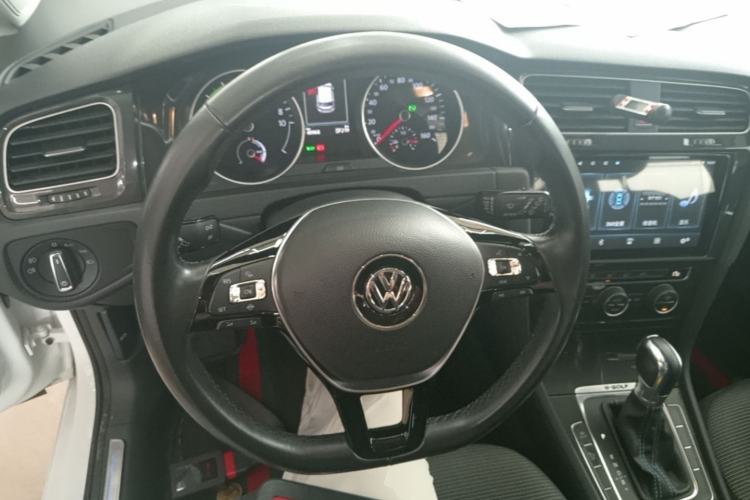 Used Volkswagen Golf Pure Electric 2020 Chari Steering Wheel