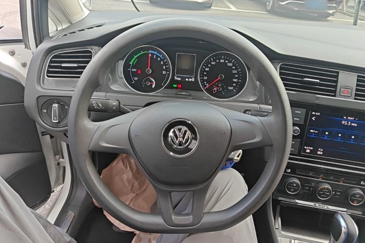 Used Volkswagen Golf Pure Electric 2020 Chari Steering Wheel