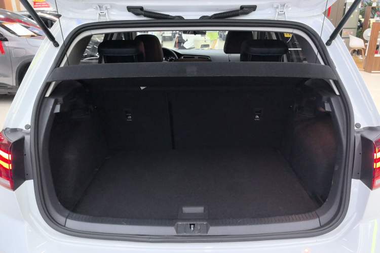 Used Volkswagen Golf Pure Electric 2020 Chari Trunk