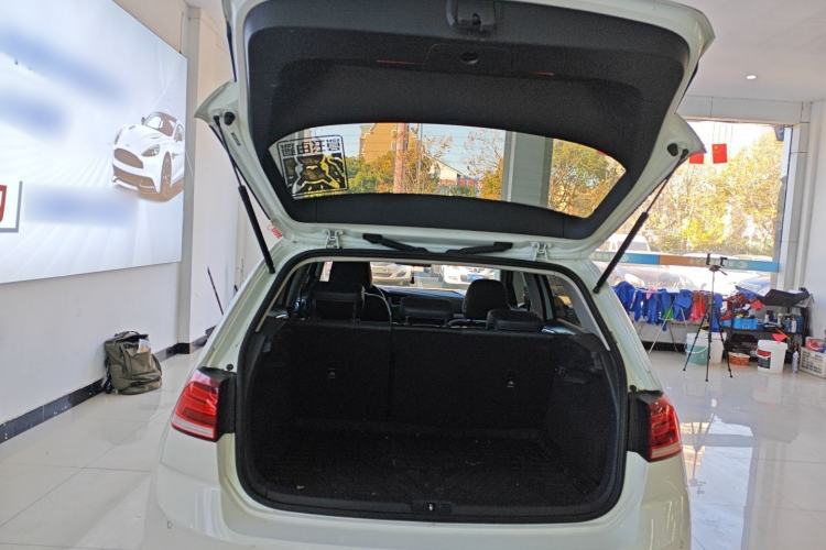 Used Volkswagen Golf Pure Electric 2020 Chari Trunk