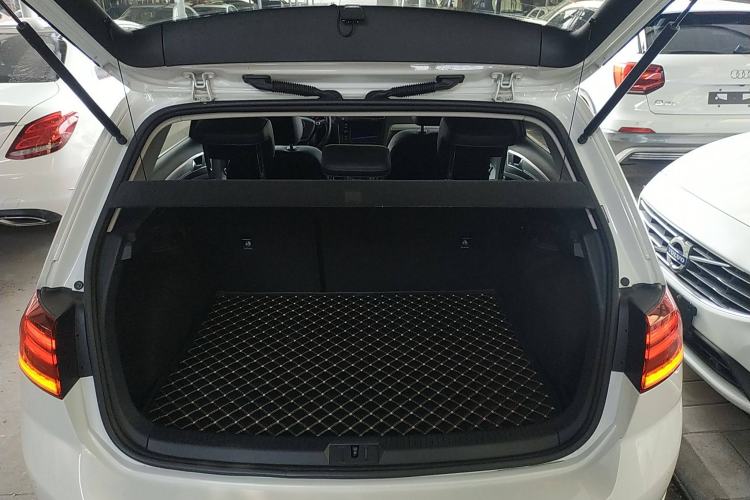Used Volkswagen Golf Pure Electric 2020 Chari Trunk